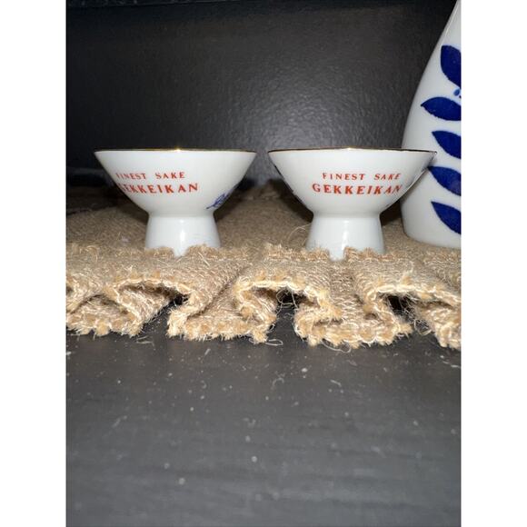 Finest Sake Gekkeikan Porcelain 5 Piece Set Made in Japan EUC - Picture 6 of 12
